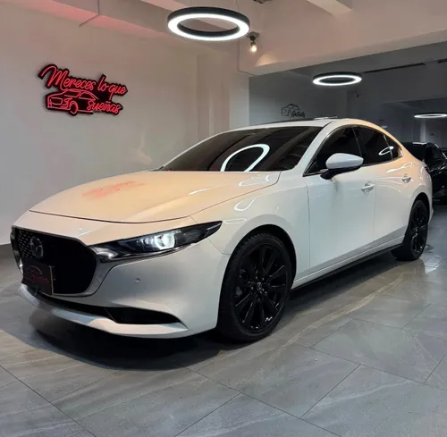 Mazda 3 Touring híbrido 2024