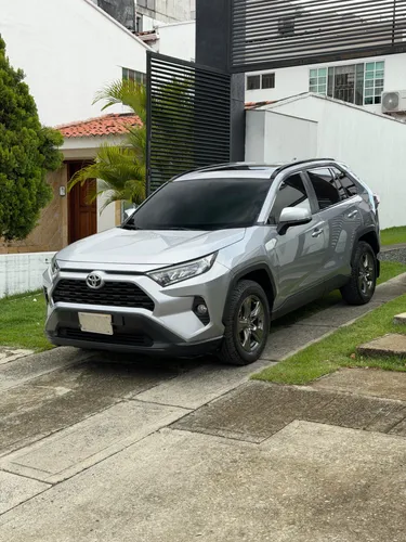 Toyota Rav4 XLE 2020