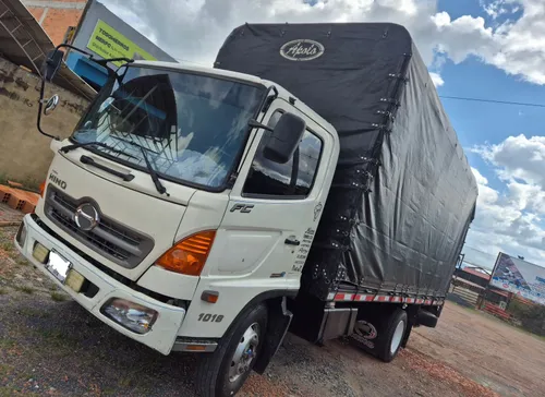 Hino 500 de Estacas  2015 