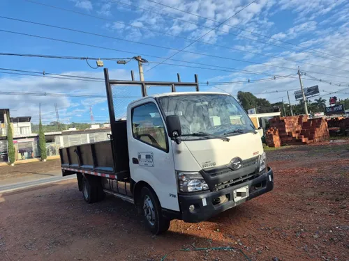 Hino 300 de Planchon 2016