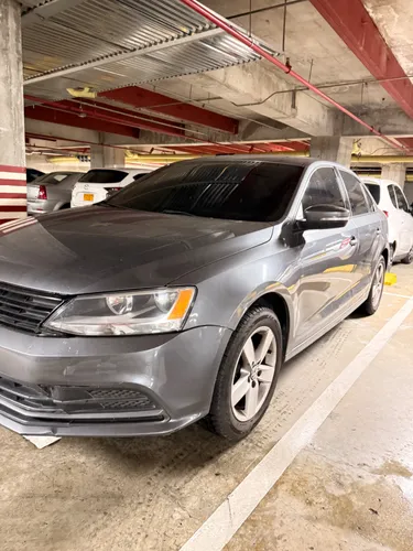  Volkswagen Jetta 2016 Trendline 2.0 Mecánico