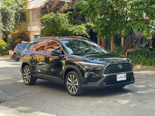 TOYOTA COROLLA CROSS XEi