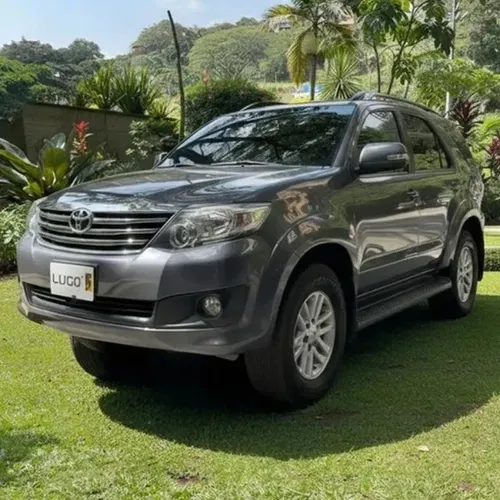 TOYOTA FORTUNER - UNICO DUEO