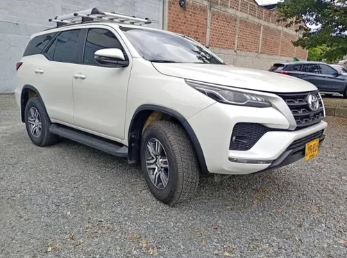 Toyota Fortuner SR 2021
