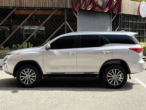 Toyota fortuner 2020 turbo diesel 4x2