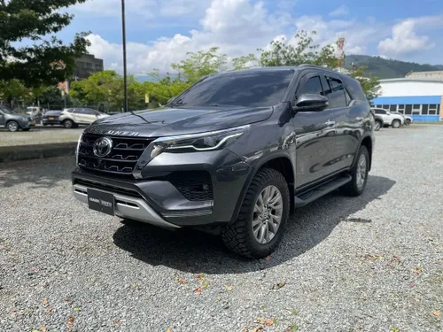 TOYOTA FORTUNER 2.4 DIESEL 4X2 2024