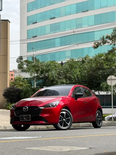 Mazda 2 Grand Touring LX Carbón Edition 2.0cc 