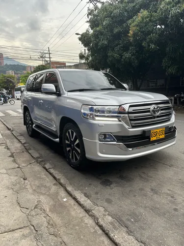 Toyota lc200 Sahara Vx  blindaje 2 diésel 2020