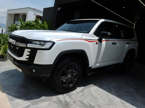 TOYOTA LC300 GR 3.3 DIESEL 