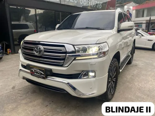 Toyota LC200 Sahara 2016  VXR TP 4500CC TD EURO IV