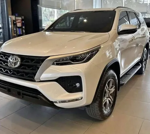 Toyota Fortuner SR 2026
