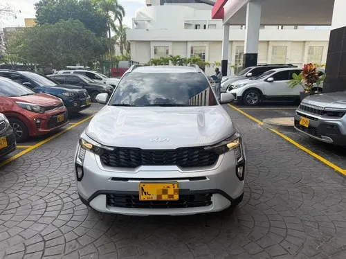 Kia Sonet Vibrant 2025