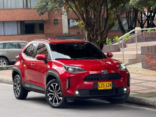 Toyota YARIS CROSS XS HIBRIDA 2023
