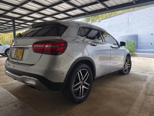 Mercedes-Benz GLA 1.6 Urban automático 2018