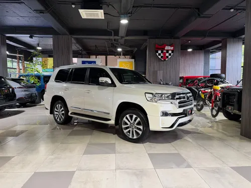 TOYOTA LC200 sahara VX.S