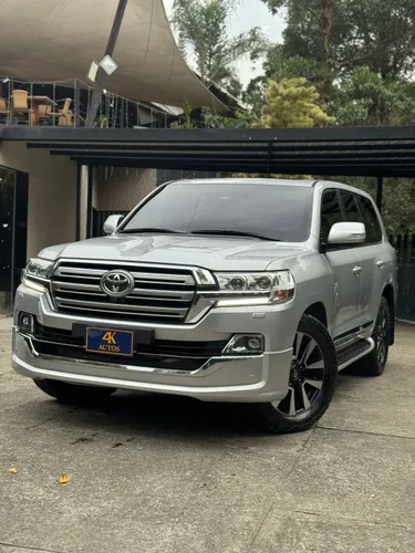 TOYOTA LC200 SÁHARA LAND CRUISER 