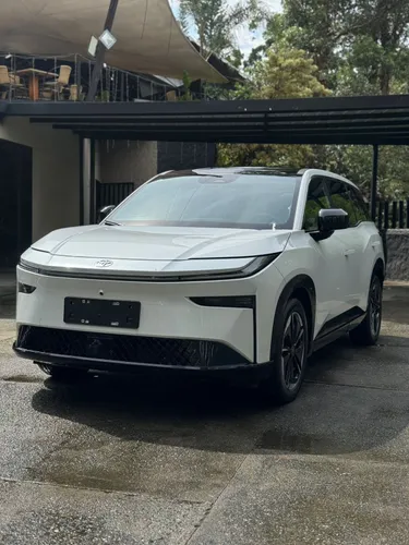 TOYOTA BZ3X
