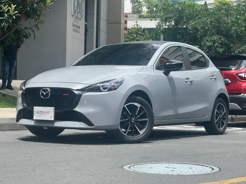 Mazda 2 Grand Touring LX Carbon Edition