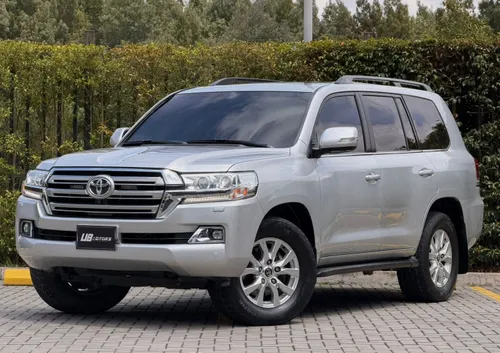 Toyota Sáhara Land Cruiser LC200 modelo 2020 
