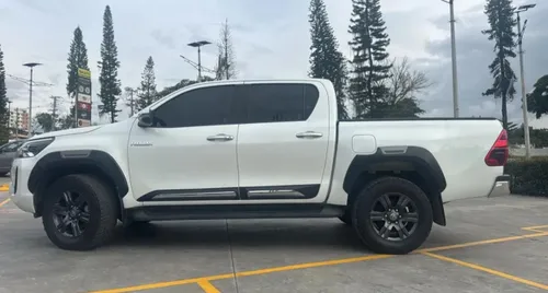 Toyota hilux 2.4 diésel 2023