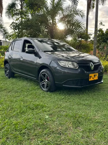 Renault Sandero  Vendo o permuto 