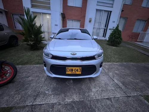 Kia rio sedan 1.8 Automático 