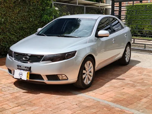 KIA CERATO FORTE 1.6 MT