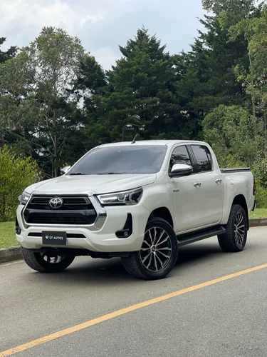 TOYOTA HILUX SRX 2.8 4x4 