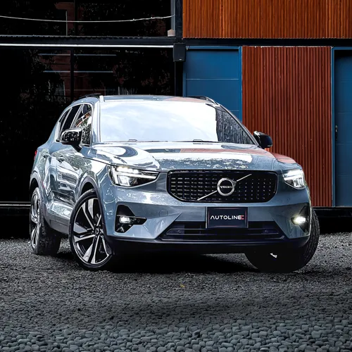 Volvo XC40 B5i Hybrid 2023