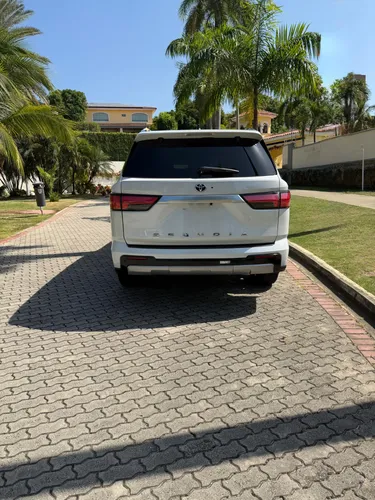 Toyota Sequioa Capstone 2024 Hibrida