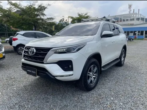 Toyota Fortuner SR 2021
