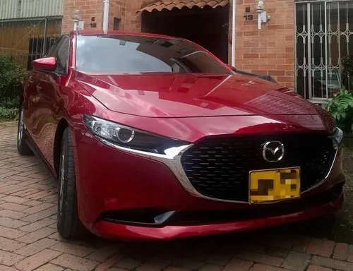 Mazda 3 touring versión híbrida 2023