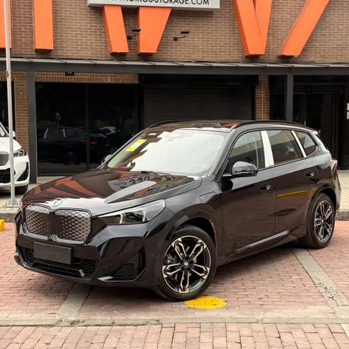BMW iX1 xDrive30L Paquete M 2026  100 Eléctrica  0 kilómetros y lista para matricular 