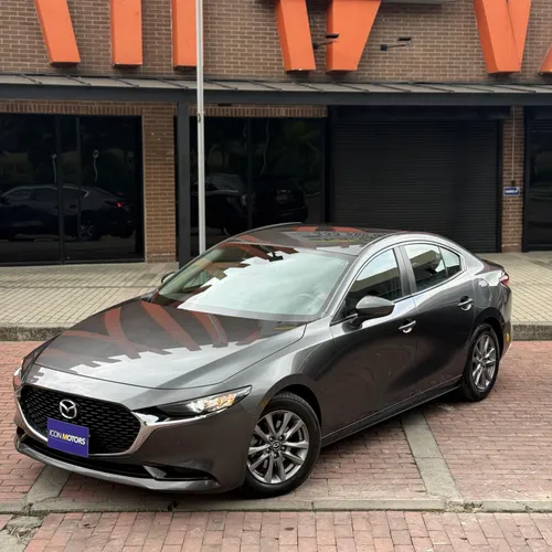 Mazda 3 Touring Híbrido 2023 