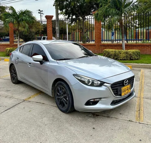 Mazda 3 touring segunda serie 2018