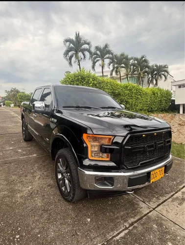Vendo Ford 150 lariat 2017  recibo o permuto por carro de interés 