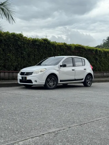 Renault Sandero 2011 MT