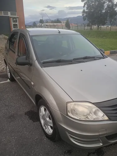 RENAULT LOGAN 2013 MUY BIEN CUIDADO