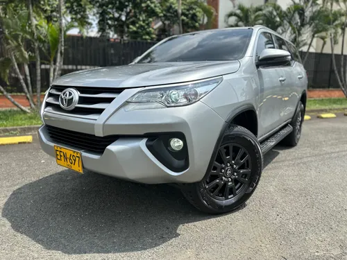 TOYOTA FORTUNER 2018