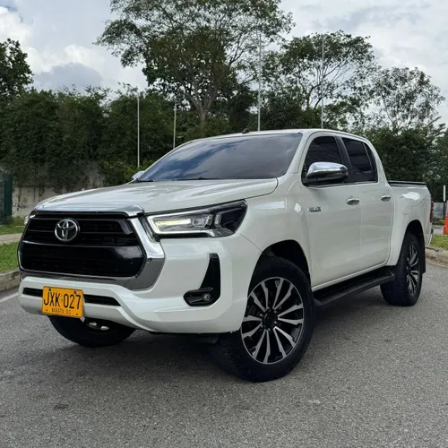 TOYOTA HILUX SRX 2.8