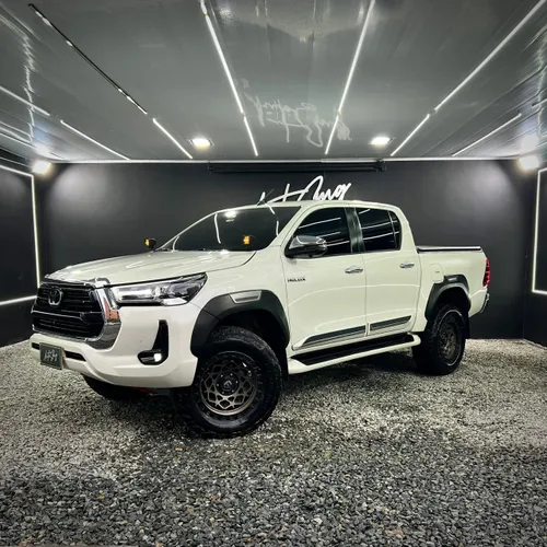 TOYOTA HILUX SRX BLANCO 2.8 2022 AT DIESEL