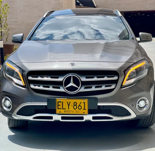 Mercedes Benz GLA 200