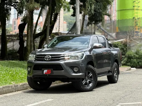 TOYOTA HILUX 4X4 2017
