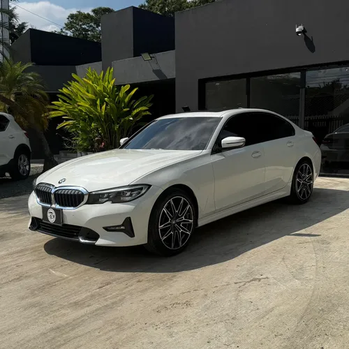 BMW 330i - 2019