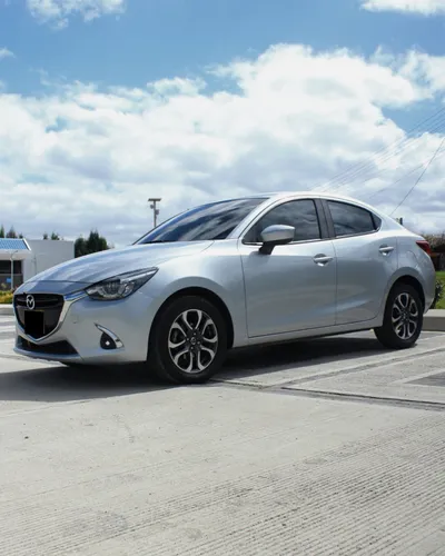 MAZDA 2 GRAND TOURING MT 2020