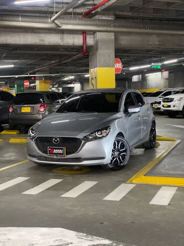 MAZDA 2 HB TOURING 1.500L AUTOMATICO PLATA 60.000KMS