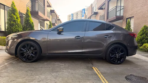 MAZDS 3 TOURING AUTOMÁTICO-CUERO 2020