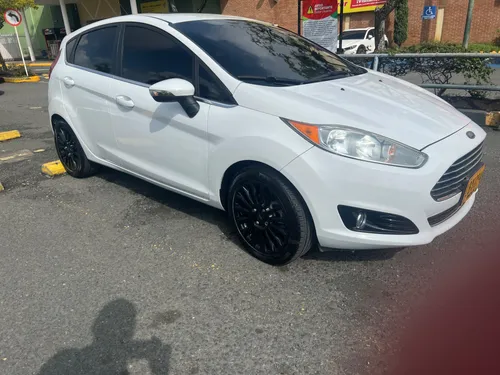 Ford fiesta Titanium 2015