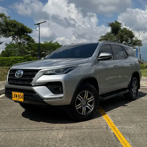 Toyota Fortuner SR 2022 diesel 