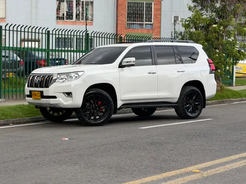 TOYOTA PRADO TXL 2014 3.0 DIESEL 4x4 